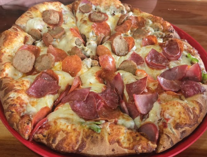 Pizza Port signature dishes Pepperoni Pizza
Chicken Wings
Pizza Lahaina